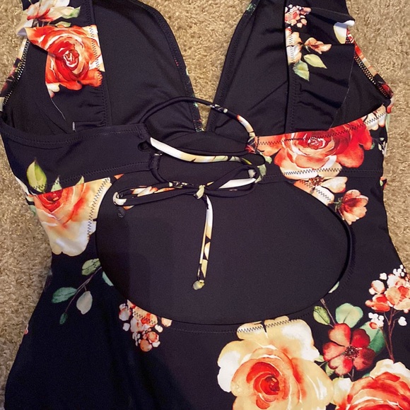 CUPSHE one piece Navy Floral Swimsuit - Picture 4 of 8